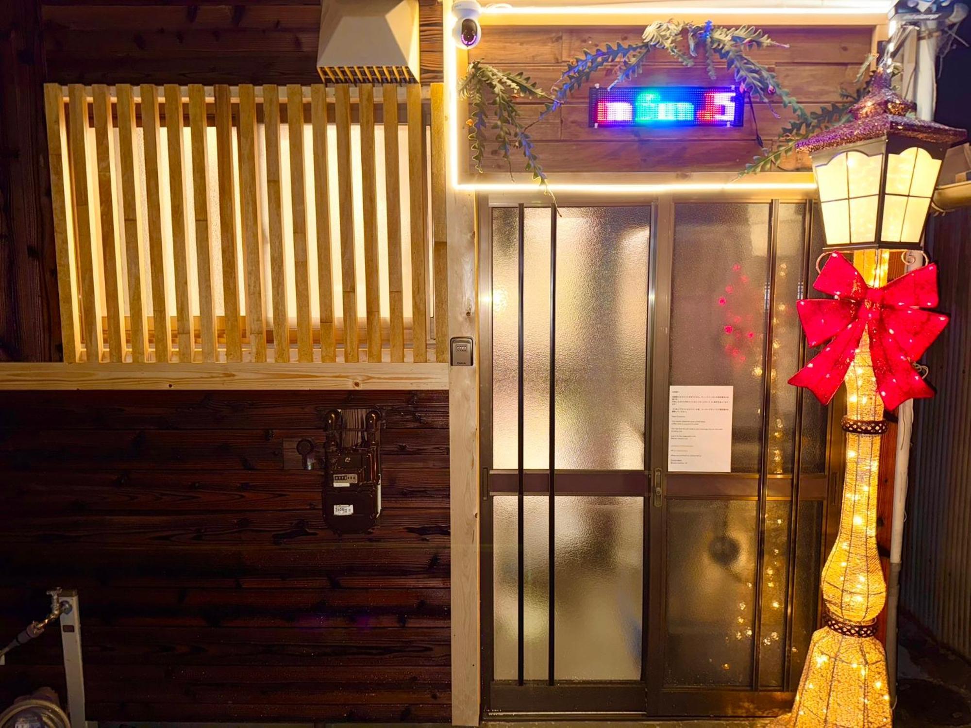 New Open Hotel Jungle Fun Fun J5 Coin Parking 500Yen For 24Hours Usj10 Minutes Osaka Exterior foto
